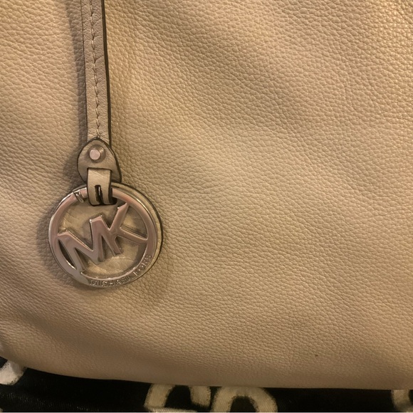 Michael Kors purse - Picture 3 of 11